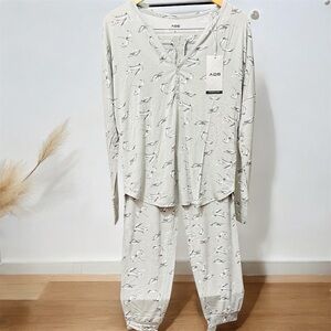 AQS 2-Piece Feather-Print Shirt & Pants Pajama Set NEW